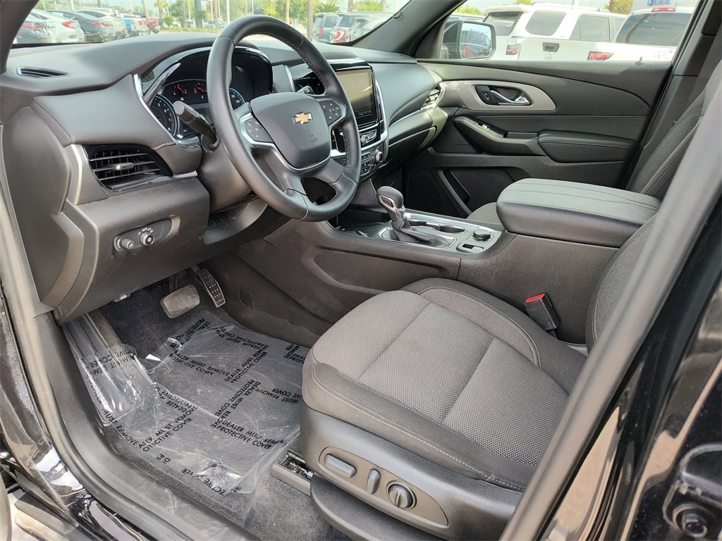 Used 2023 Chevrolet Traverse LT SUV