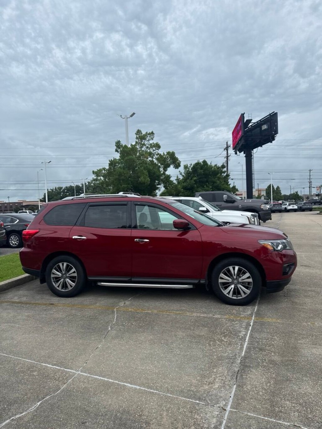 Used 2020 Nissan Pathfinder SL SUV