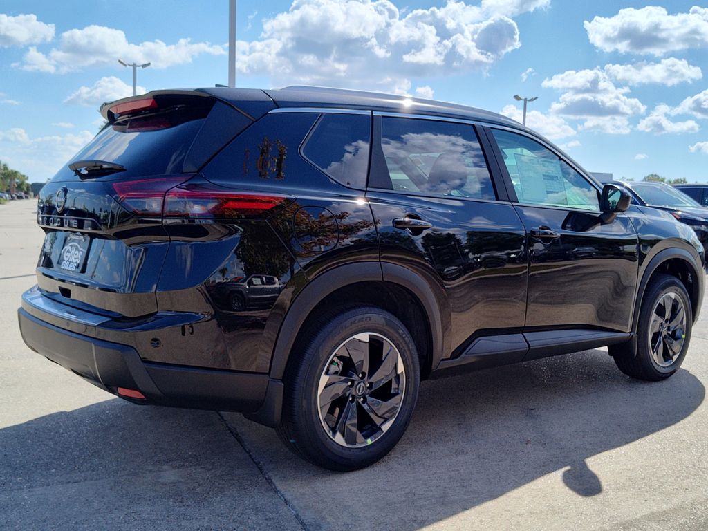 2026 Nissan Rogue SV photo 4
