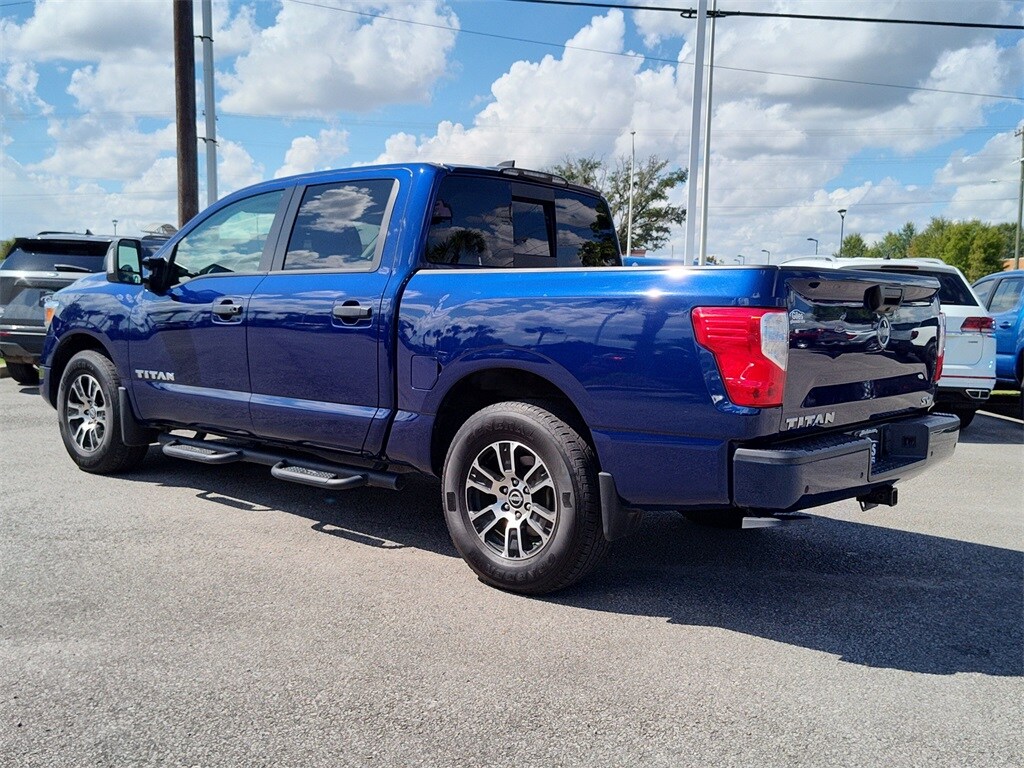 2024 Nissan Titan SV photo 2