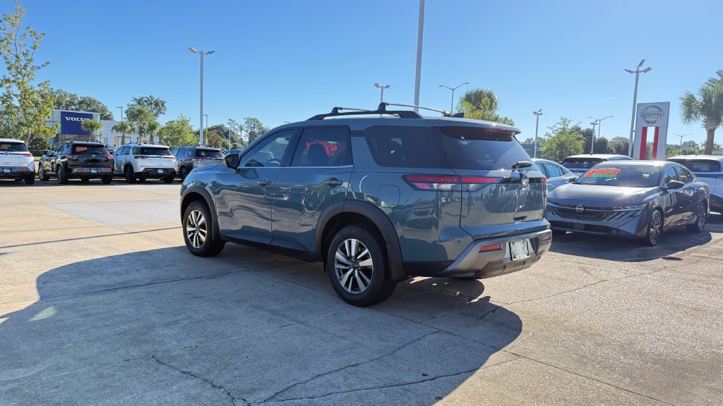 New 2026 Nissan Pathfinder SL SUV