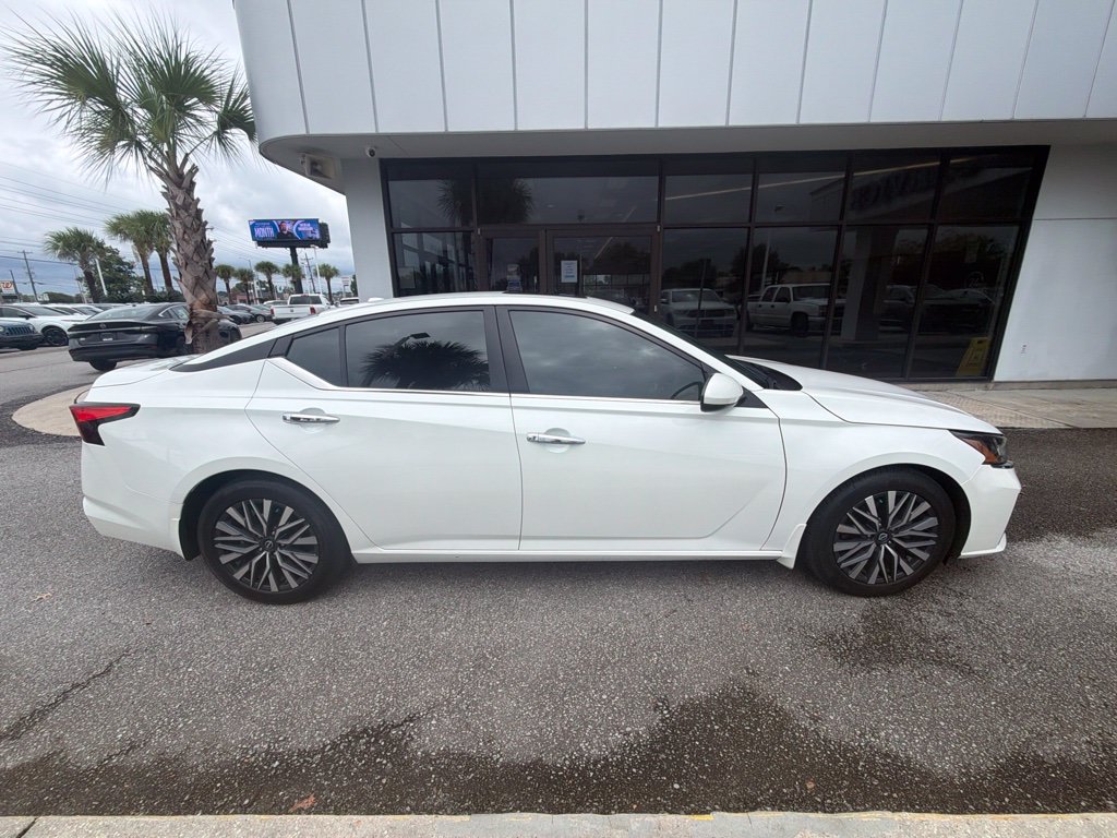 Used 2023 Nissan Altima 2.5 SV Sedan