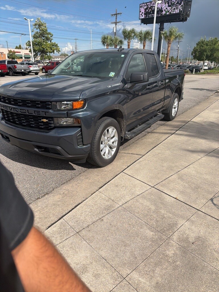 2020 Chevrolet Silverado 1500 Custom photo 2