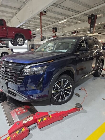2026 Nissan Pathfinder Platinum SUV