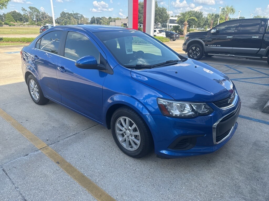 2019 Chevrolet Sonic LT photo 2
