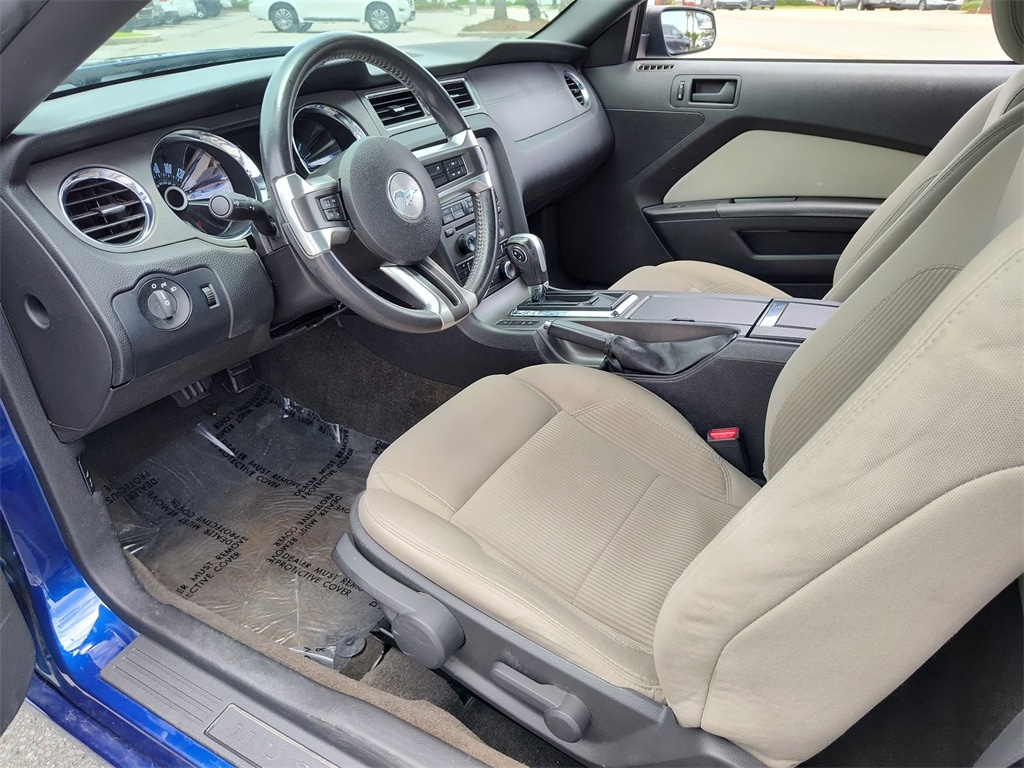 Used 2013 Ford Mustang V6 with VIN 1ZVBP8AM1D5274981 for sale in Lafayette, LA
