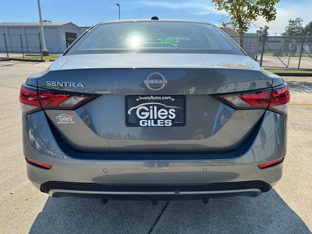 2025 Nissan Sentra SV photo 4