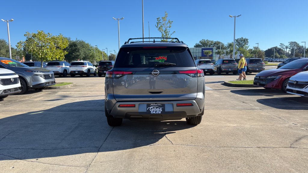 New 2026 Nissan Pathfinder SL SUV