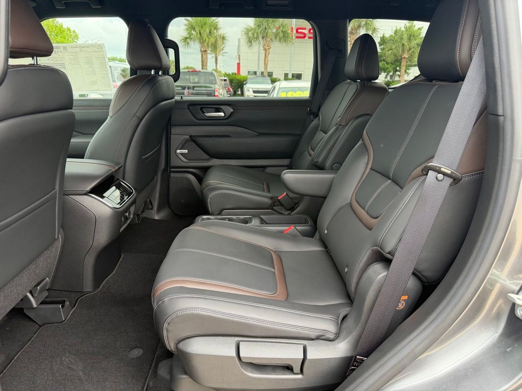 2026 Nissan Armada SL - Photo 14