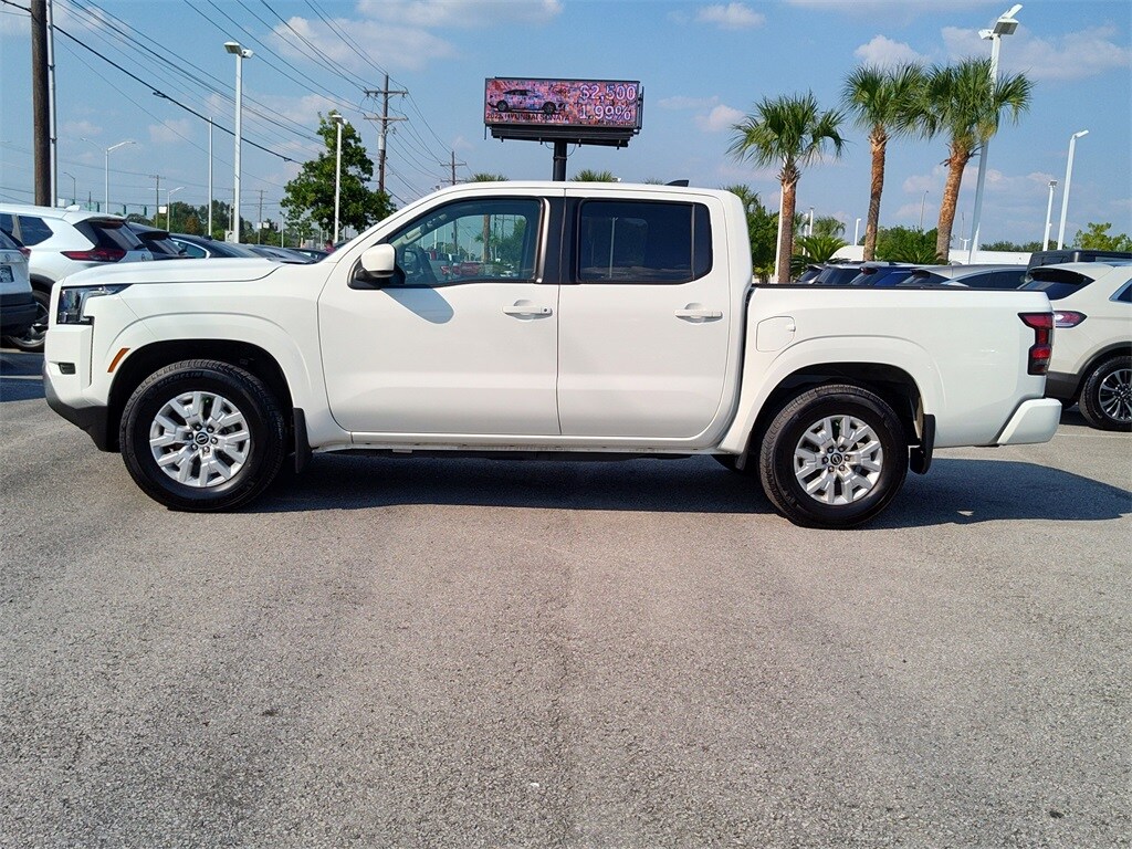 2023 Nissan Frontier SV photo 3