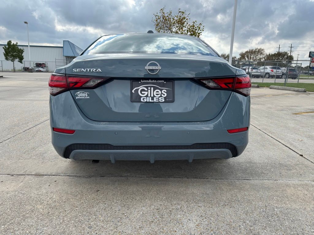 2025 Nissan Sentra SV photo 4