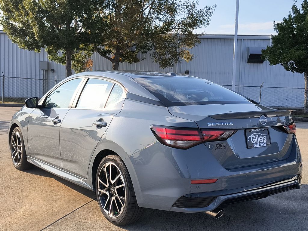 2025 Nissan Sentra SR photo 3