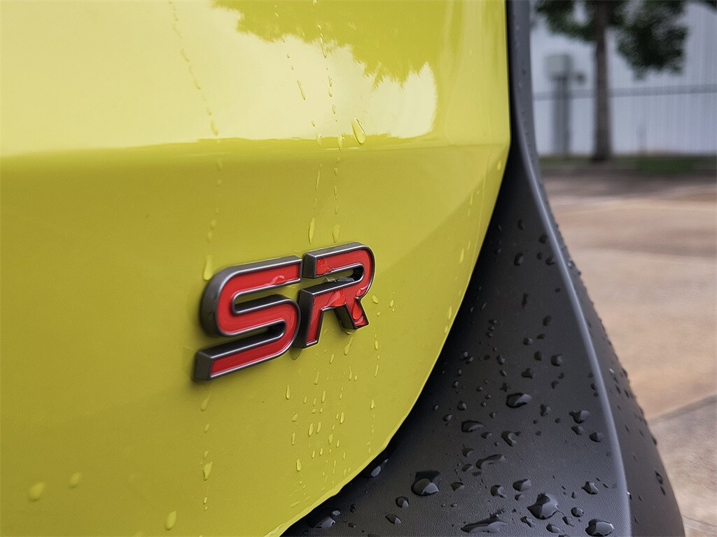 2025 Nissan Kicks SR photo 4