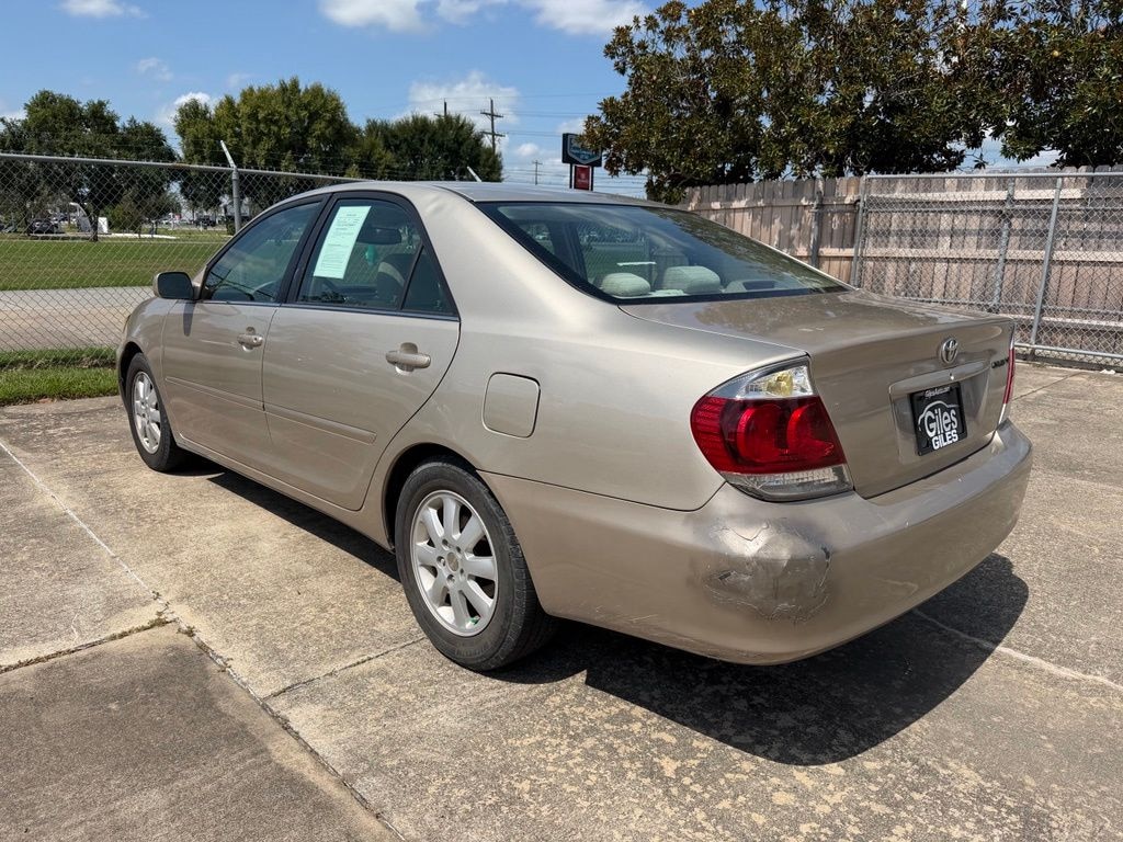 Used 2006 Toyota Camry SE Sedan
