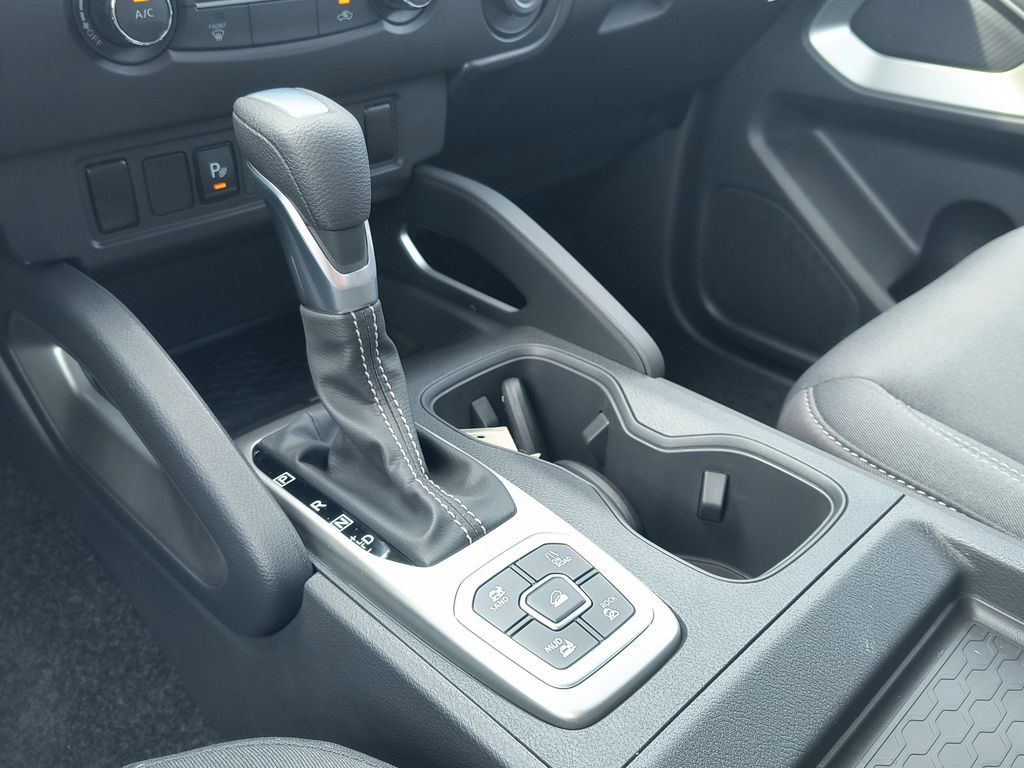 2026 Nissan Frontier SV - Photo 11