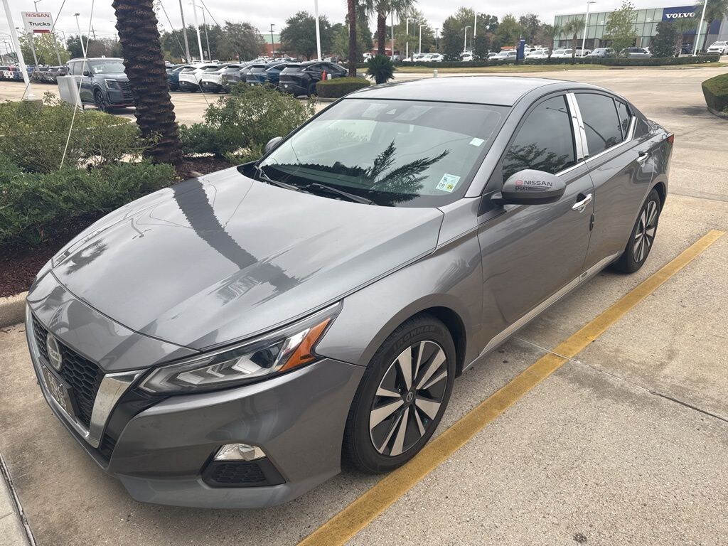 Used 2021 Nissan Altima 2.5 SV Sedan