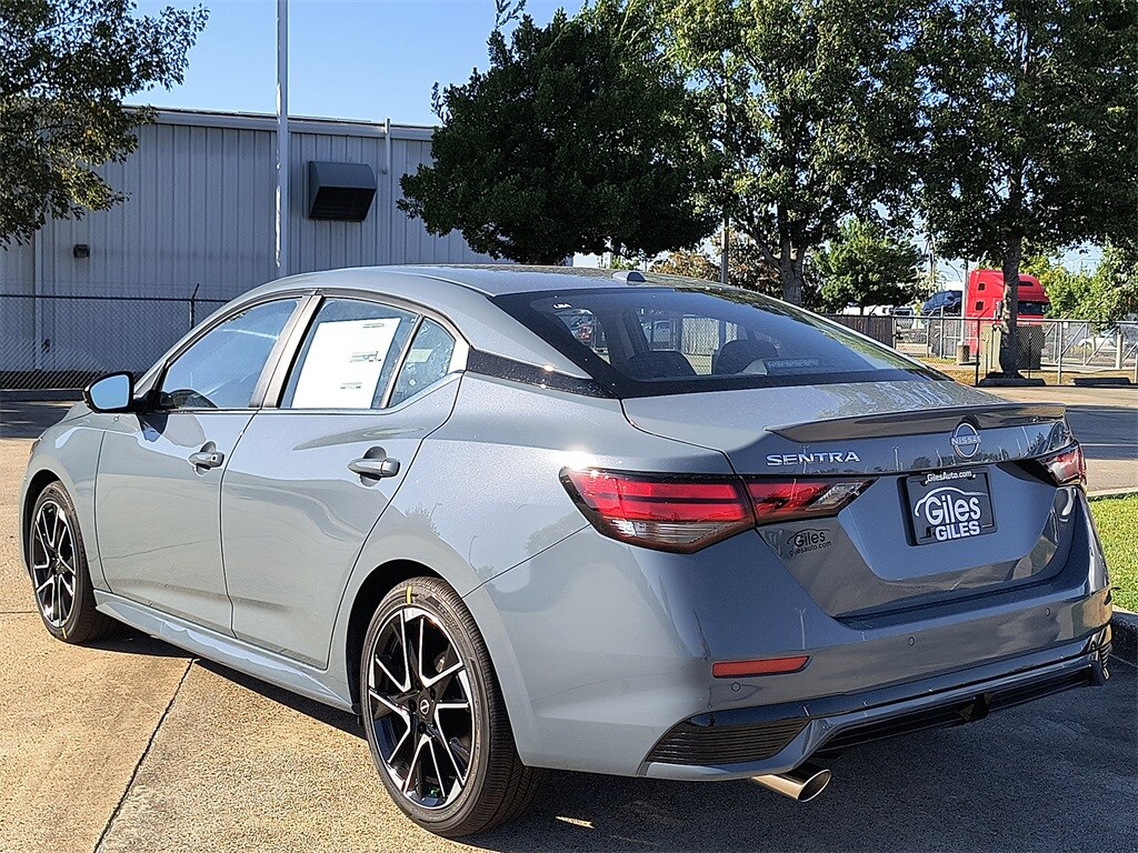 2025 Nissan Sentra SR photo 3