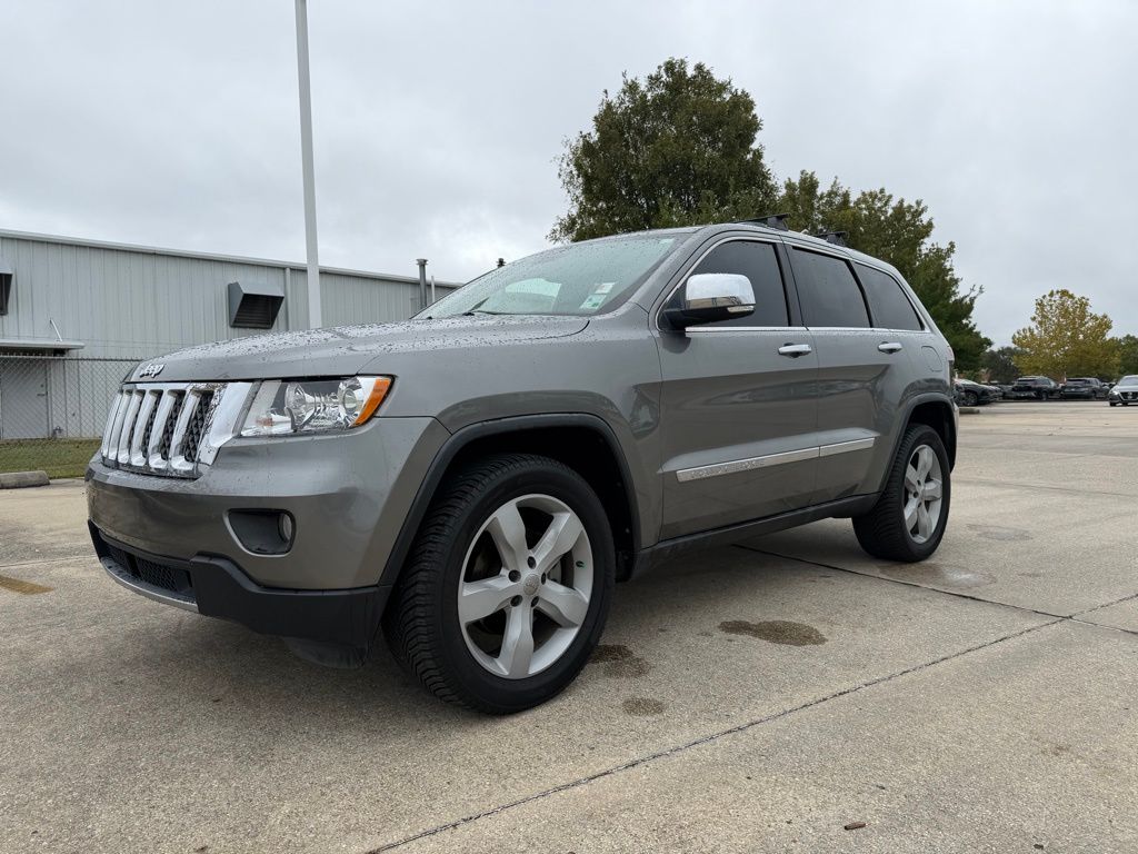 2013 Jeep Grand Cherokee Overland's photo