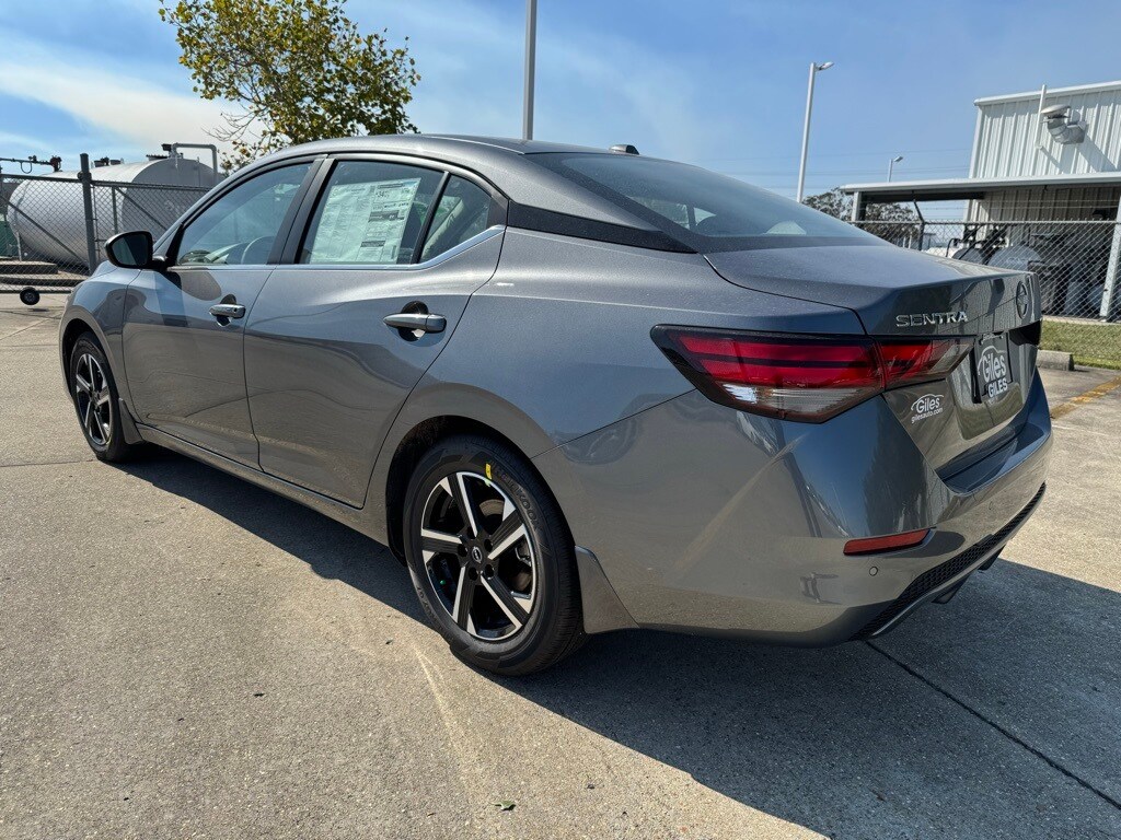 2025 Nissan Sentra SV photo 3