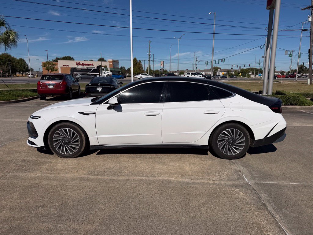Used 2025 Hyundai Sonata Hybrid SEL Sedan