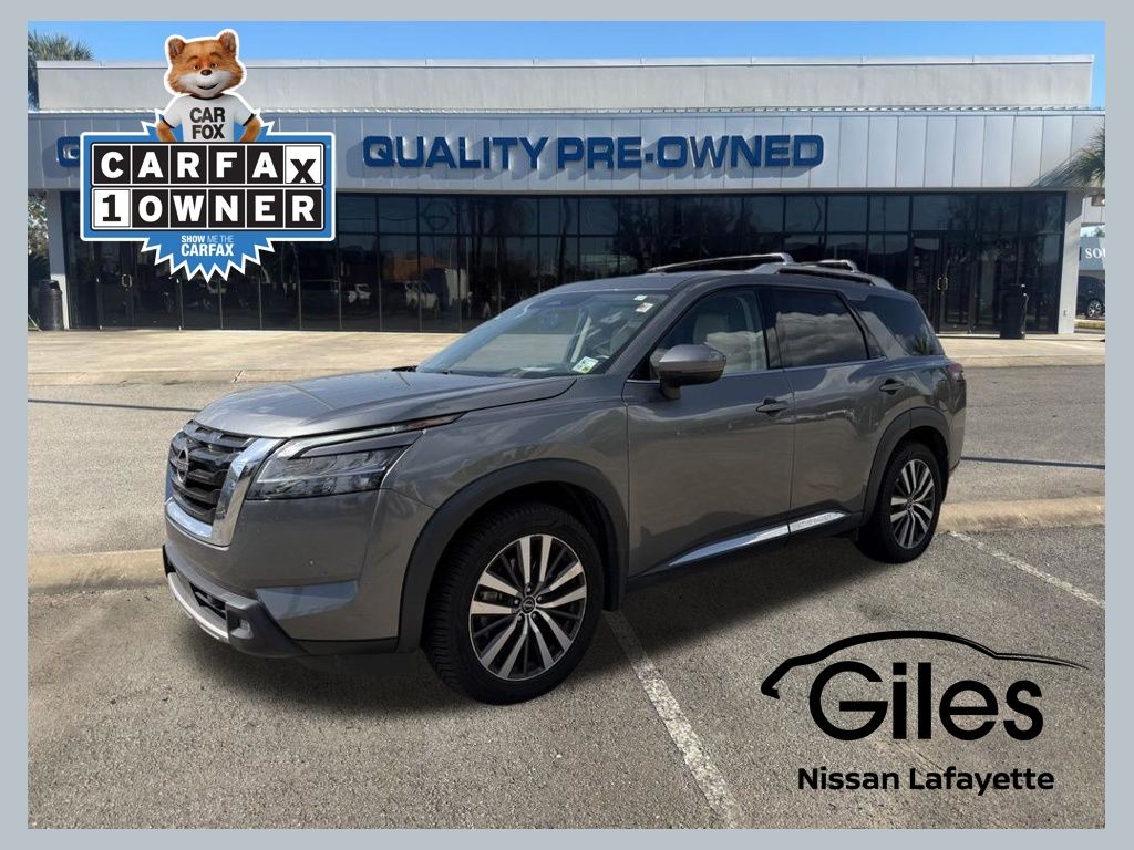 2022 Nissan Pathfinder Platinum