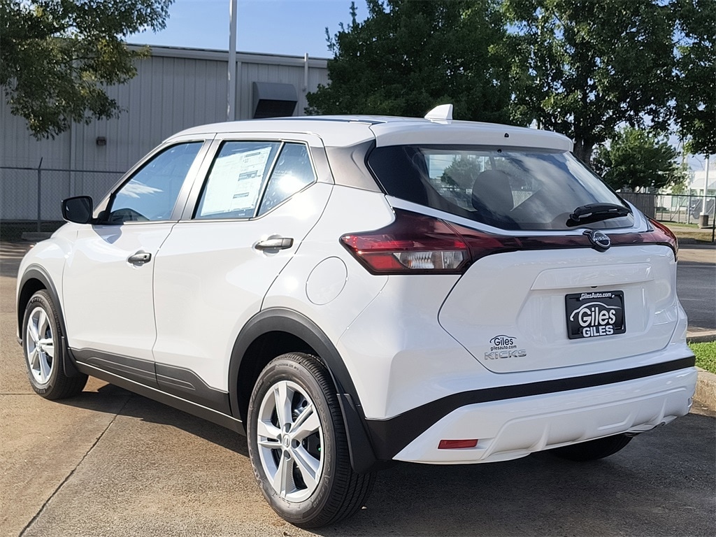 New 2025 Nissan Kicks Play S SUV