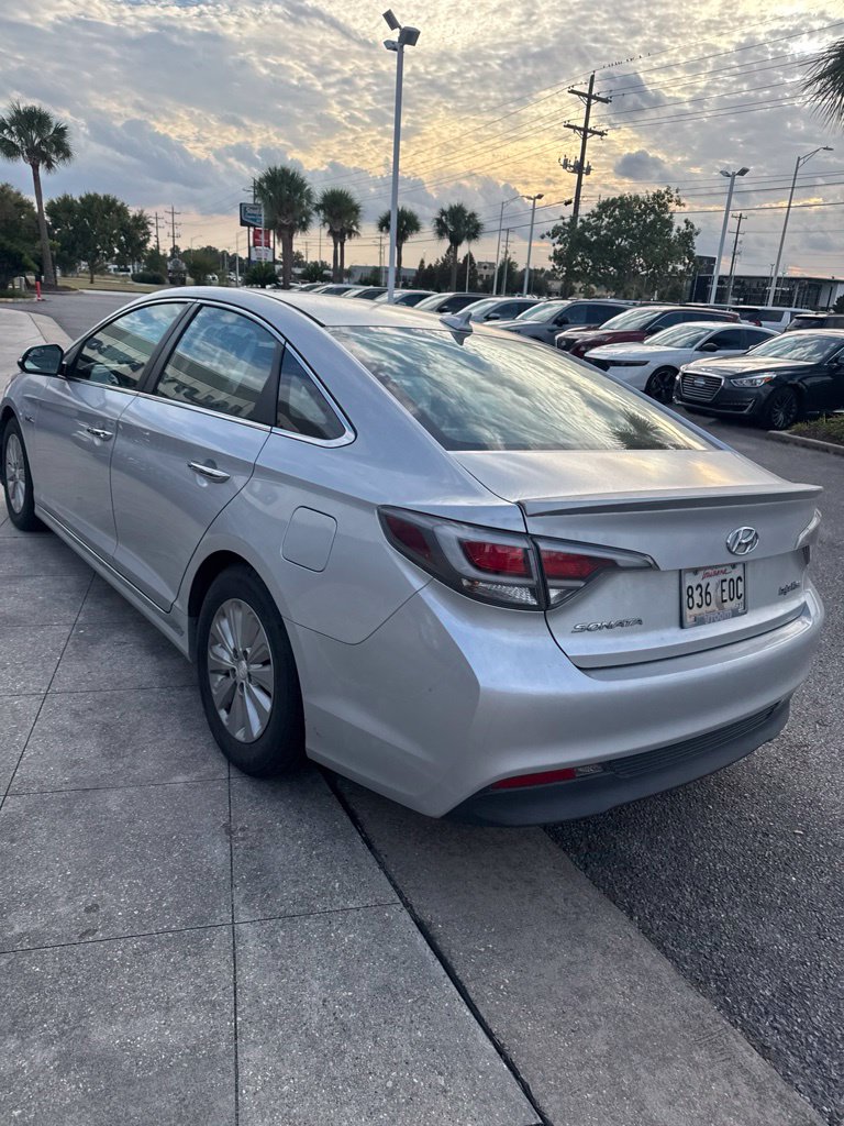 Used 2016 Hyundai Sonata Hybrid SE Sedan
