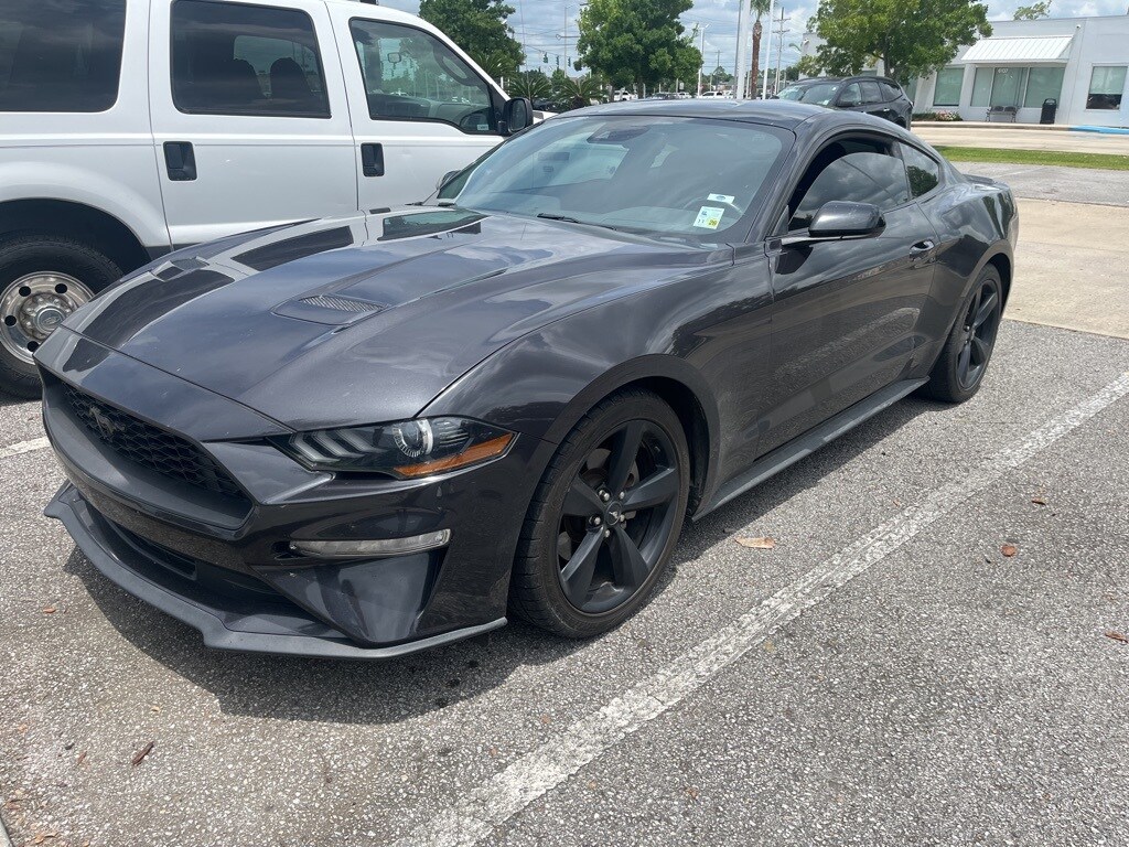 2022 Ford Mustang EcoBoost photo 2