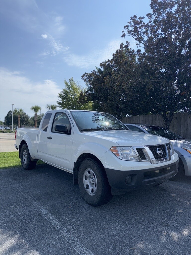 2020 Nissan Frontier S photo 2