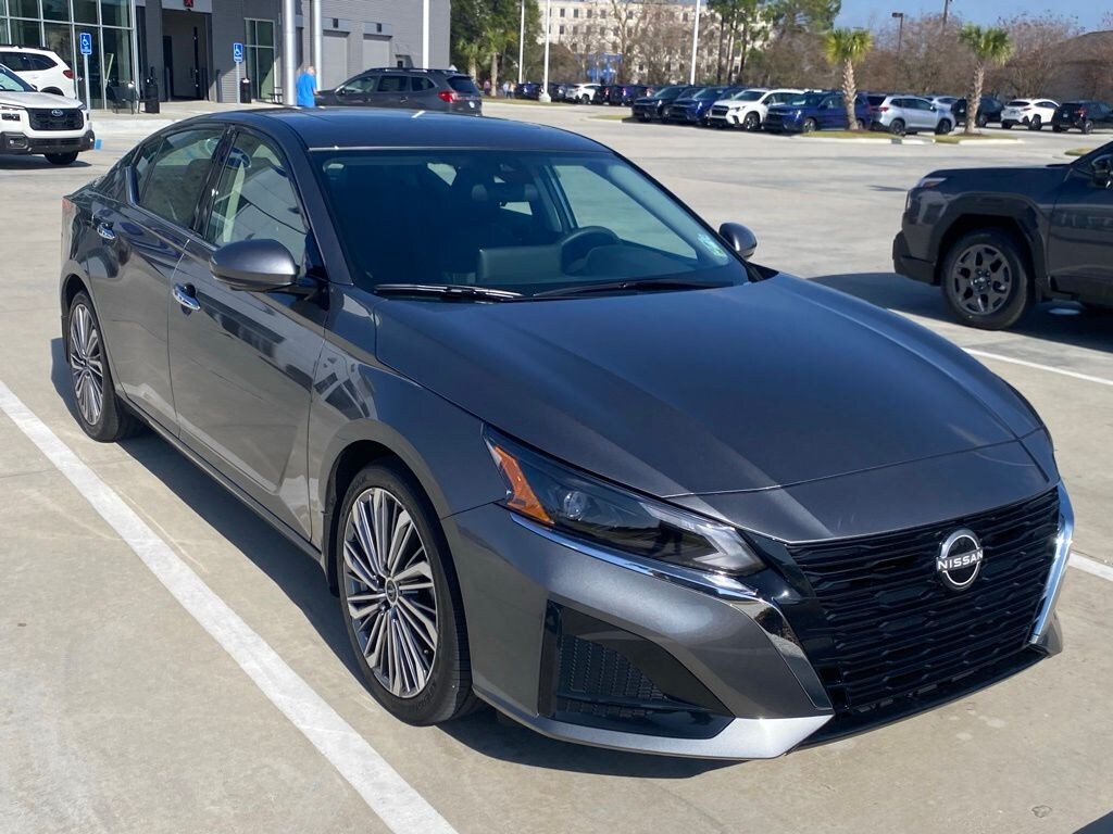 Used 2025 Nissan Altima 2.5 SL Sedan