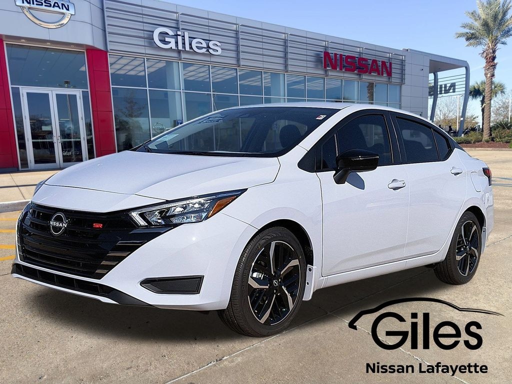 New 2025 Nissan Versa 1.6 SR Sedan