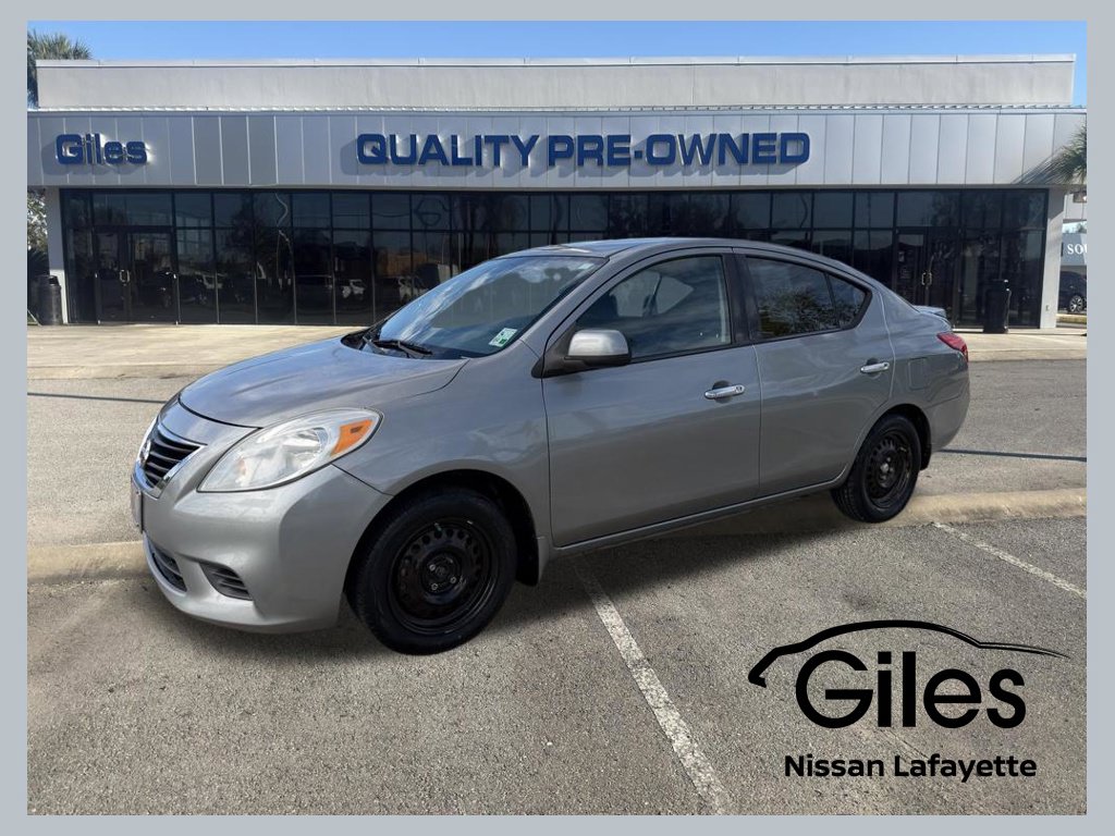  Nissan Versa