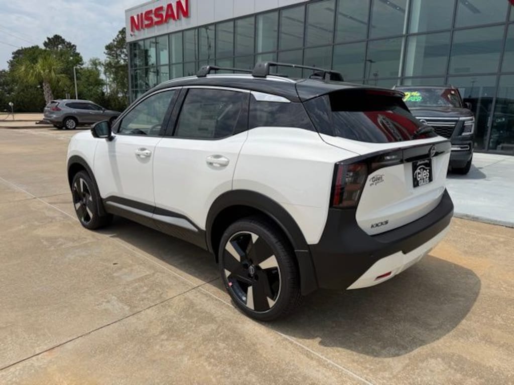 New 2026 Nissan Kicks SR SUV