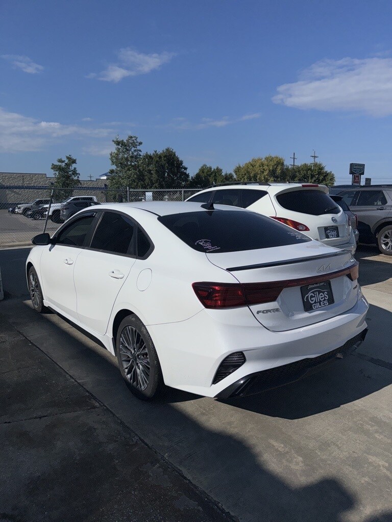 2023 Kia Forte GT-Line photo 4
