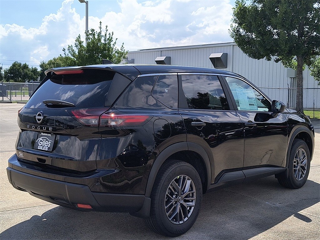 2026 Nissan Rogue S photo 2
