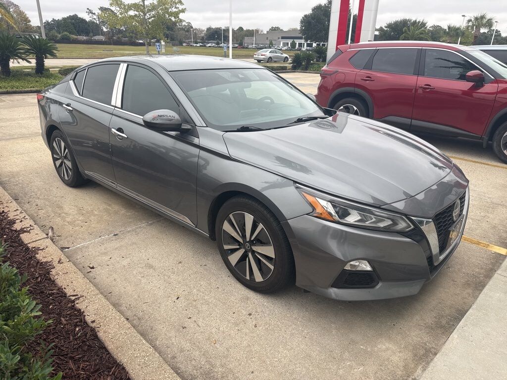Used 2021 Nissan Altima 2.5 SV Sedan