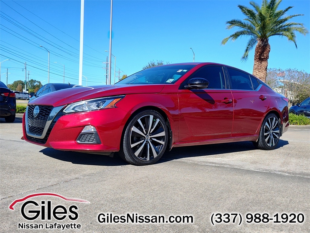 2021 Nissan Altima SR's photo