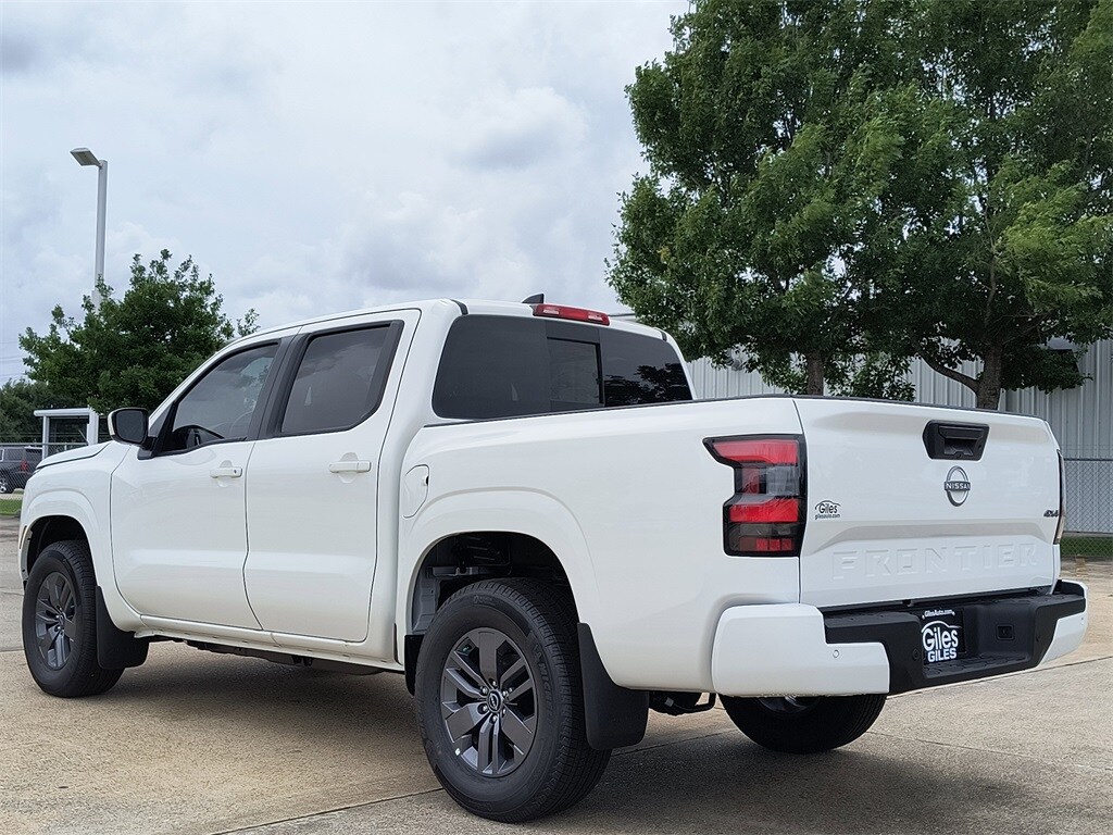 2025 Nissan Frontier SV photo 3