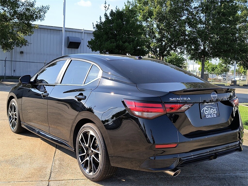 2025 Nissan Sentra SR photo 3