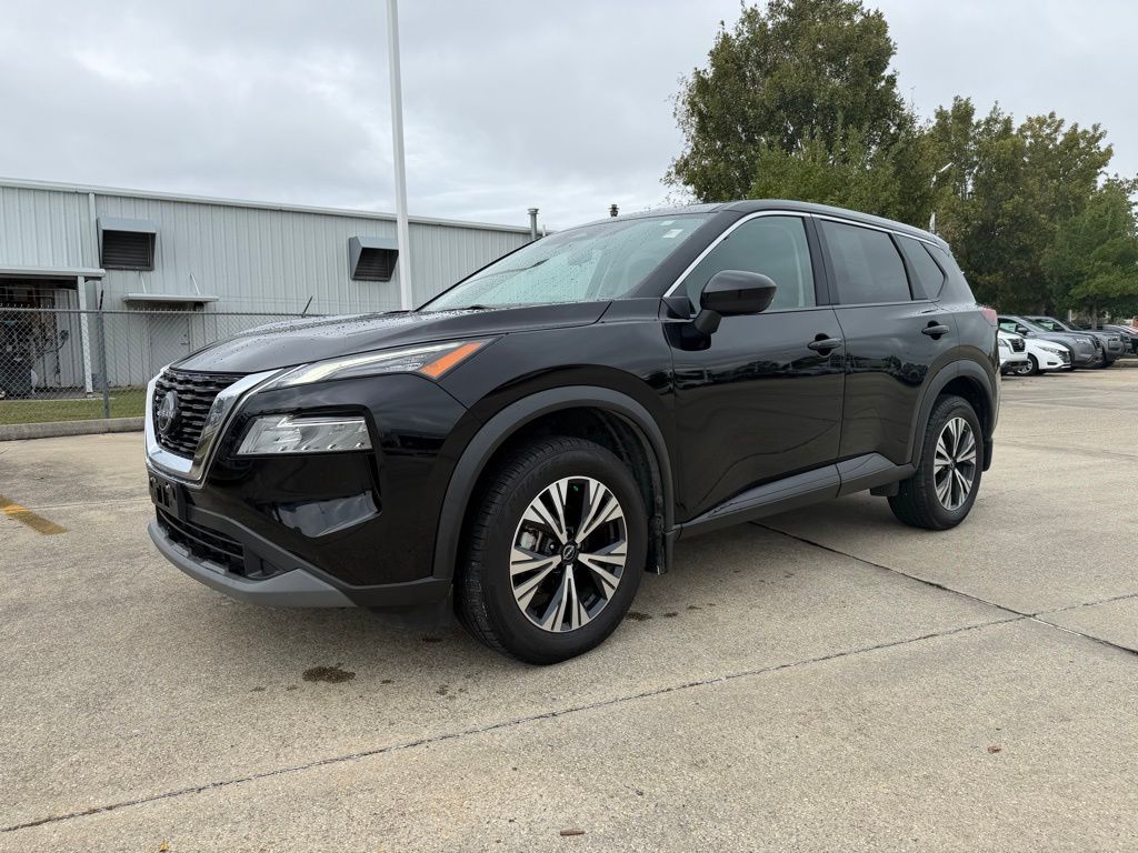2023 Nissan Rogue SV's photo