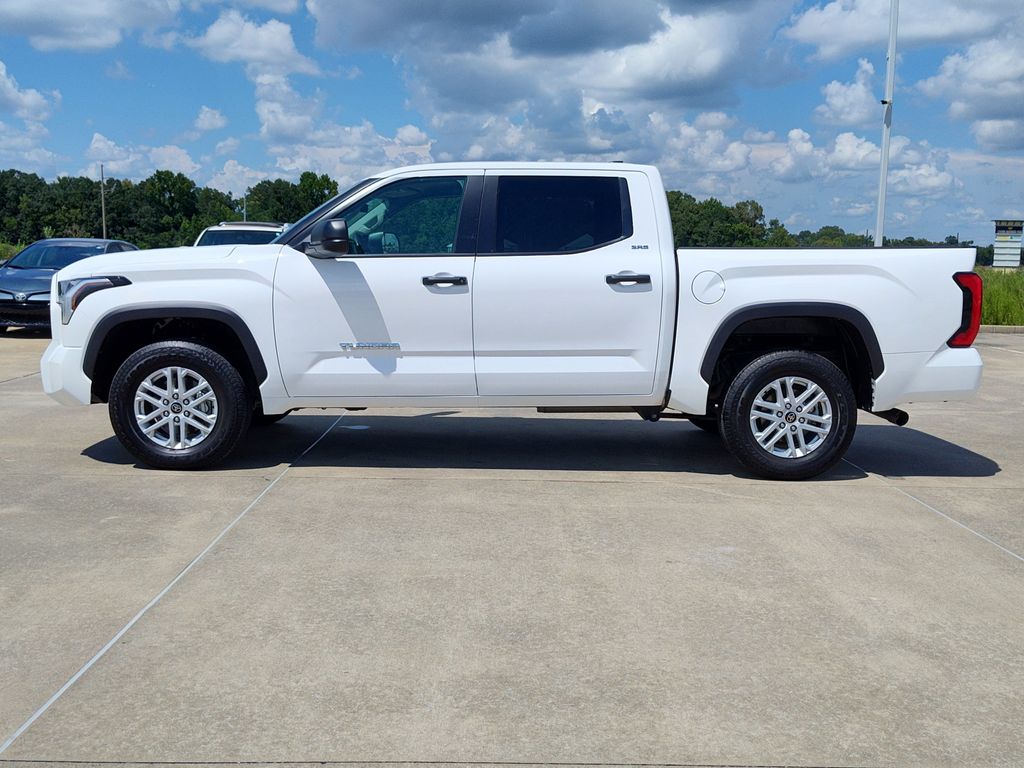 2024 Toyota Tundra SR5 photo 3