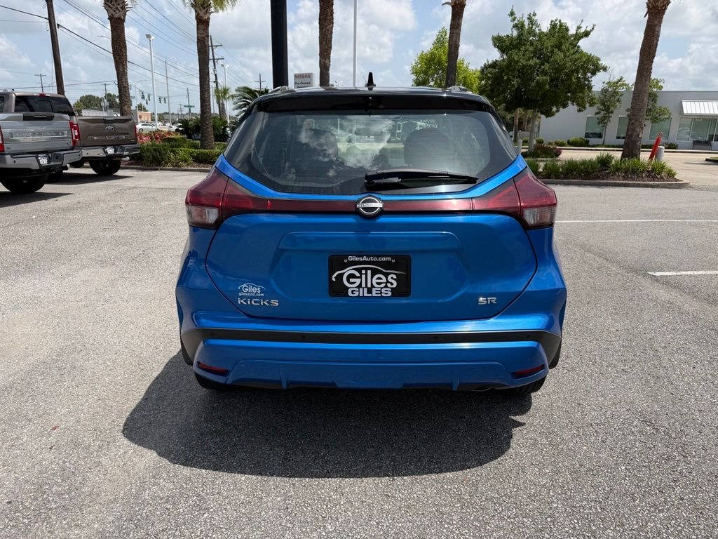 Used 2023 Nissan Kicks SR SUV