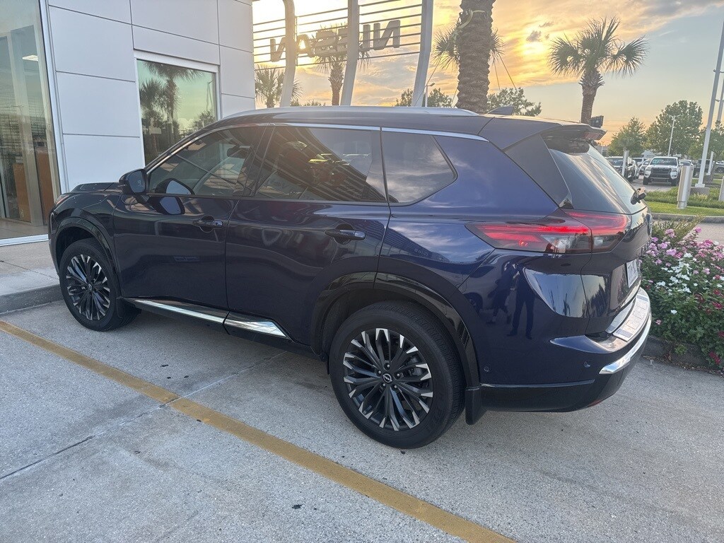 2024 Nissan Rogue Platinum photo 3