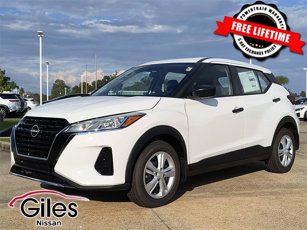 New 2025 Nissan Kicks Play S SUV