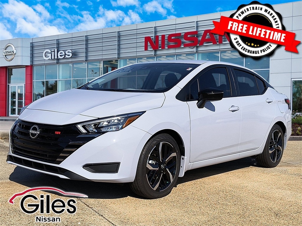 2025 Nissan Versa Sedan SR's photo