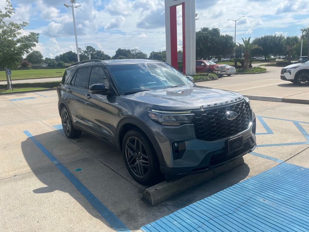 2025 Ford Explorer ST-Line