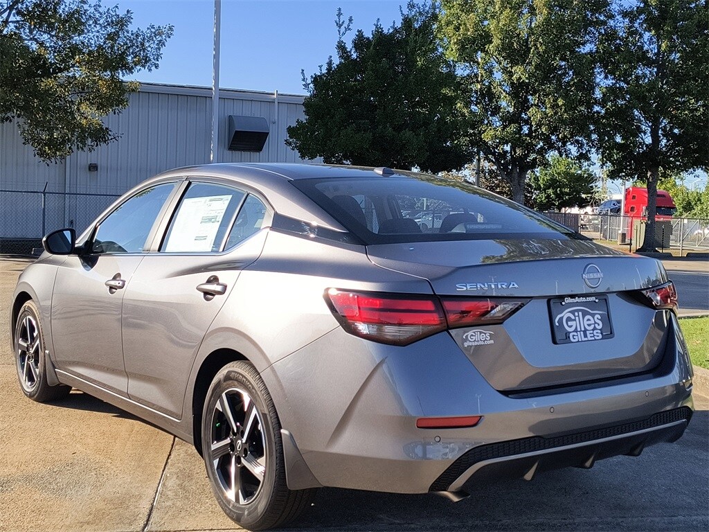 2025 Nissan Sentra SV photo 3