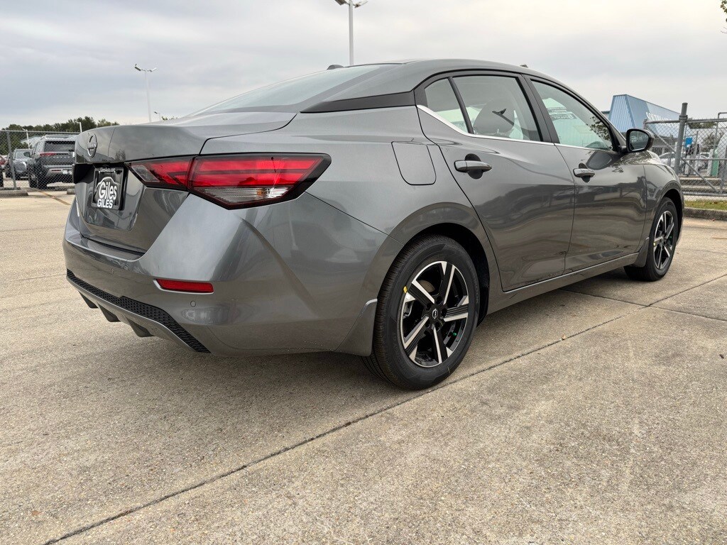 2025 Nissan Sentra SV photo 4