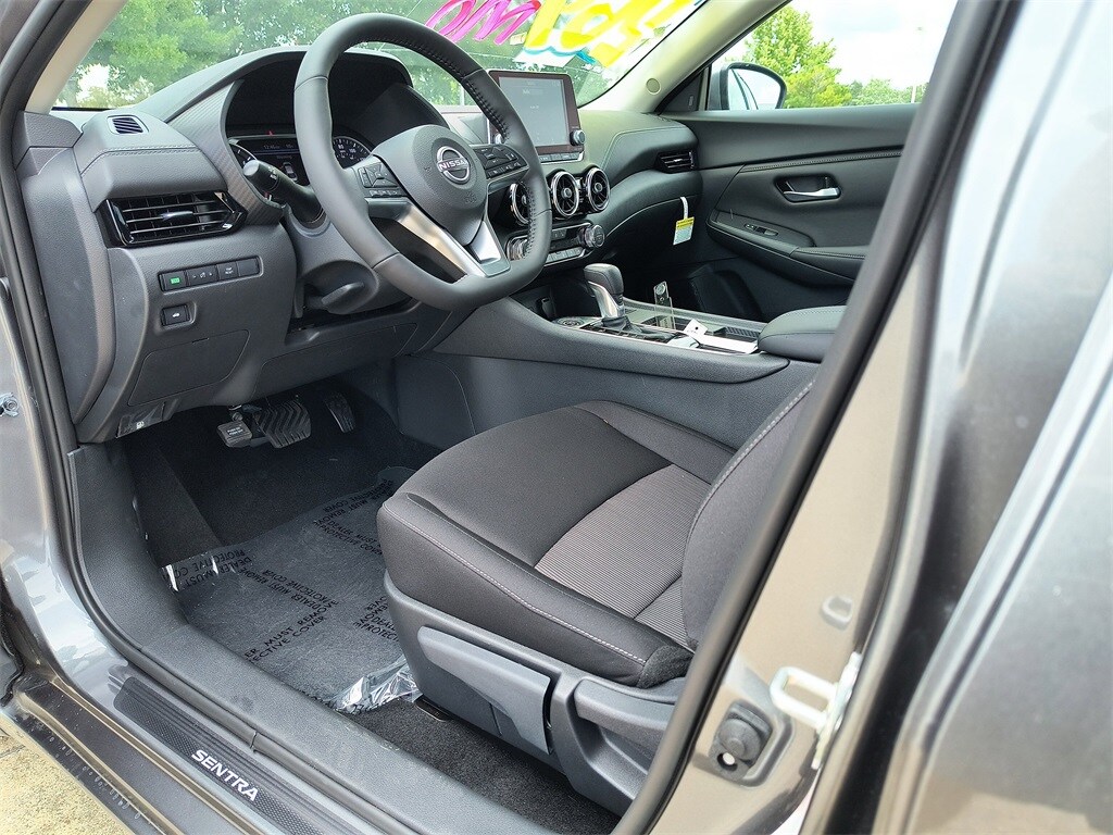 2025 Nissan Sentra SV photo 2