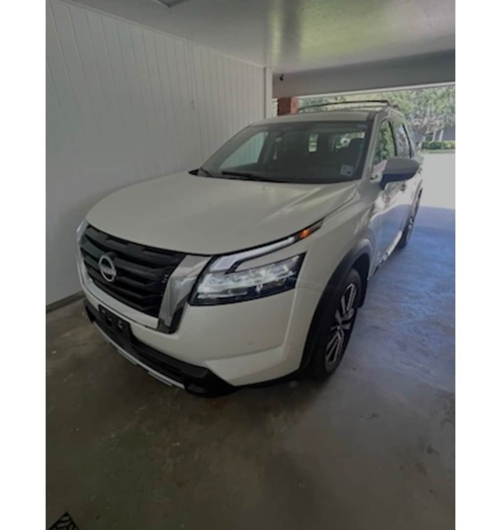 Used 2024 Nissan Pathfinder Platinum SUV